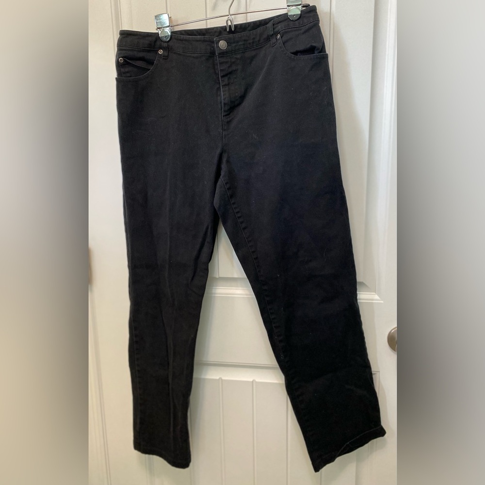 Appleseed’s black jeans. Size 14. Made with cotton & spandex.